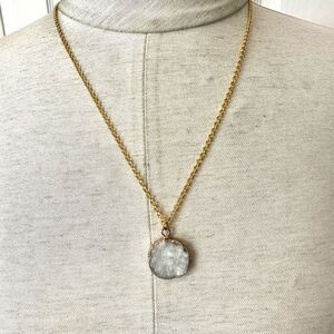 Gold tone druzy pendant necklace